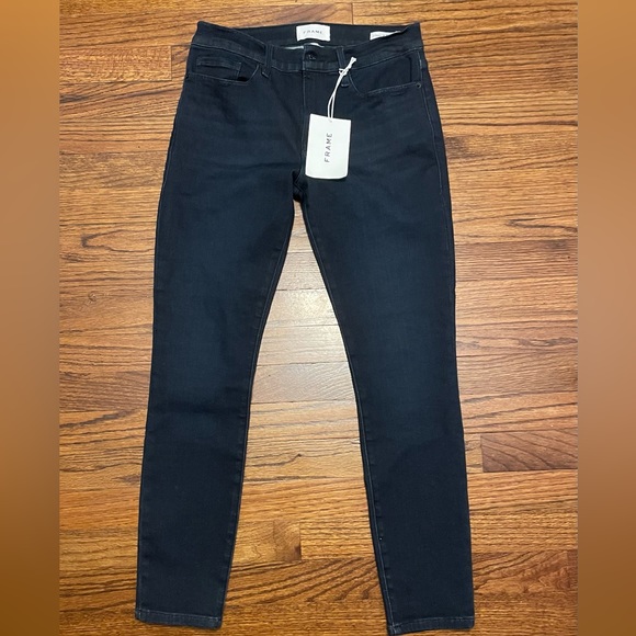 ✨HOST PICK✨🎉🎉Frame Cropped Jeans NWT - Picture 3 of 4